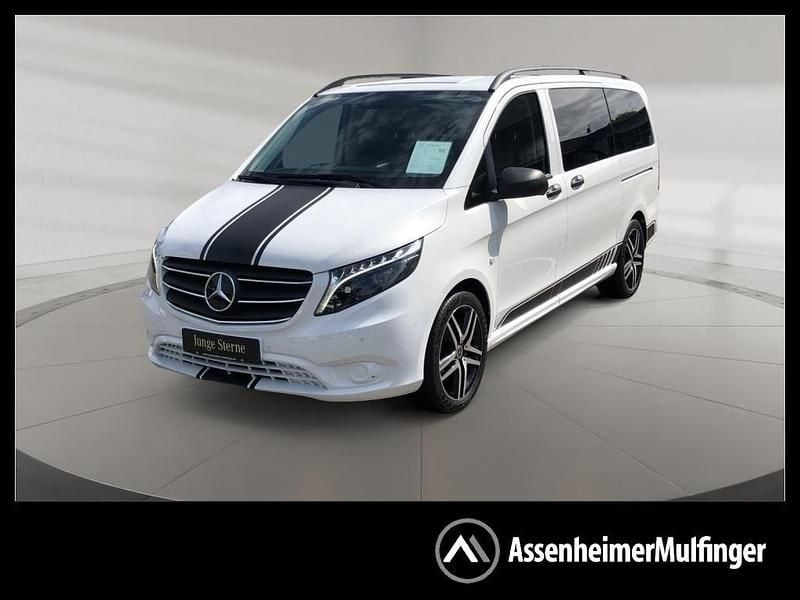 Weiß Gebraucht 2023 Mercedes Vito Van / Kleinbus | 49.889 € (Teuer) - Bild 1/4