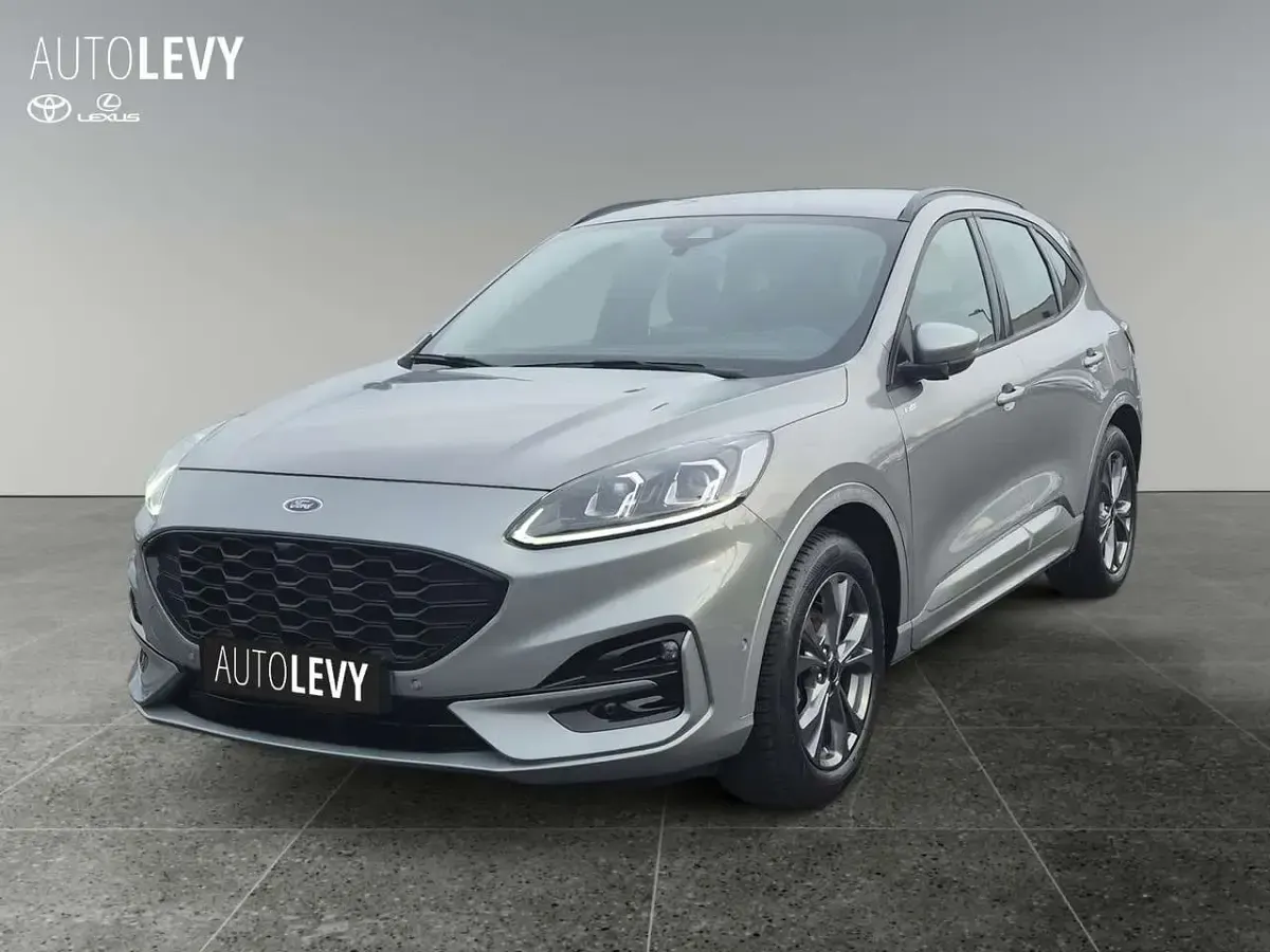 Gebraucht Ford Kuga ST-Line 151 PS (111 kW) 2023 Silber (metallic) SUV
