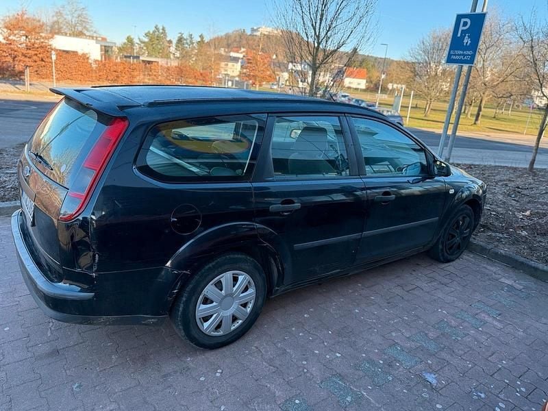 Gebraucht Ford Focus 100 PS (73 kW) 2005 Schwarz Kombi
