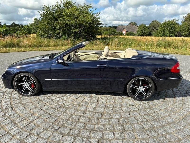 Gebraucht Mercedes CLK320 Elegance 224 PS (164 kW) 2007 Blau Cabrio