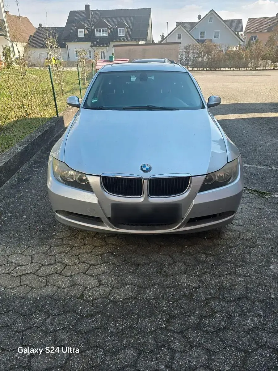 Gebraucht BMW 320 177 PS (130 kW) 2007 Silber Kombi