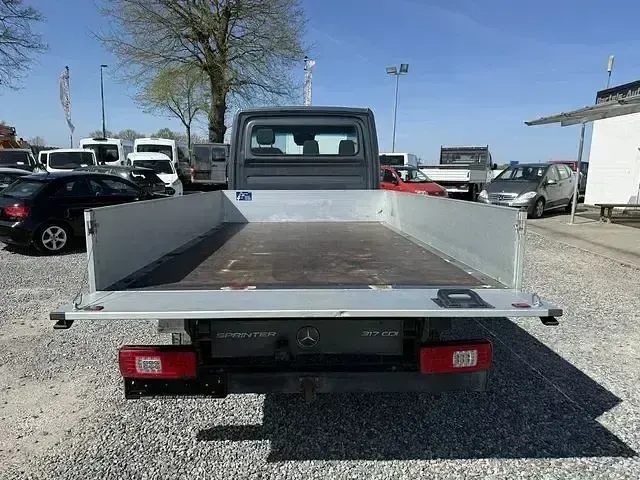 Używany Mercedes Sprinter 170 KM (125 kW) 2023 Szary Van