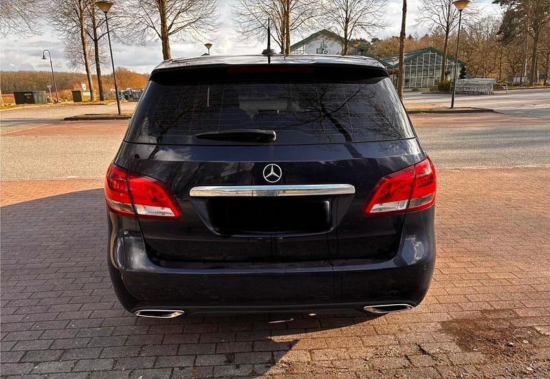 Gebraucht Mercedes B220 177 PS (130 kW) 2017 Blau Van / Kleinbus
