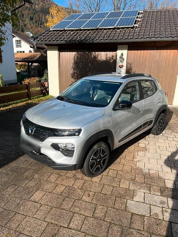 Silber Gebraucht 2022 Dacia Spring Kleinwagen | 12.490 € (Etwas zu teuer) - Bild 1/4