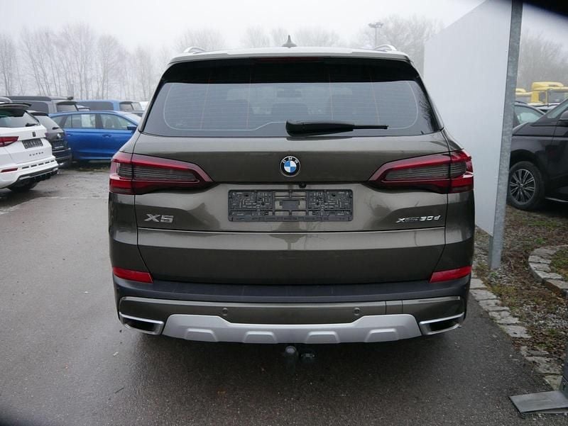 Second-hand BMW X5 286 CP (210 kW) 2023 Metallic SUV