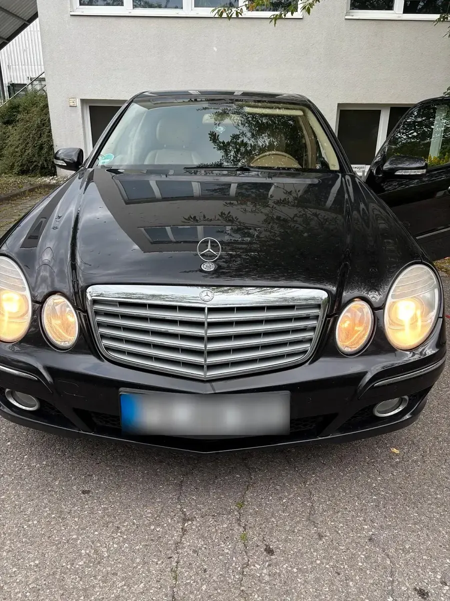 Gebraucht Mercedes E280 231 PS (169 kW) 2008 Schwarz Limousine