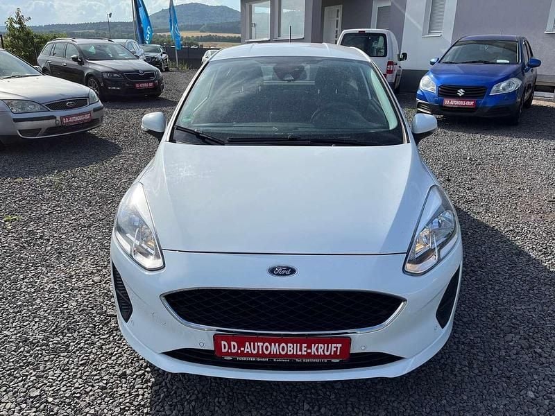 Gebraucht Ford Fiesta Trend 71 PS (52 kW) 2019 Frostweiß Kleinwagen
