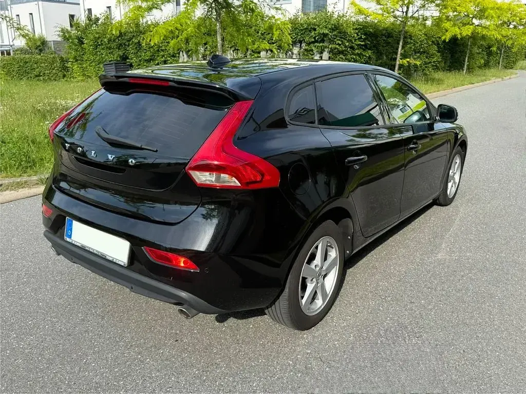 Gebraucht Volvo V40 150 PS (110 kW) 2016 Schwarz Limousine