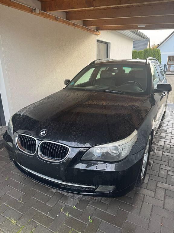 Schwarz Gebraucht 2009 BMW 520 Sport Line Kombi | 4.999 € (Guter Preis) - Bild 1/4