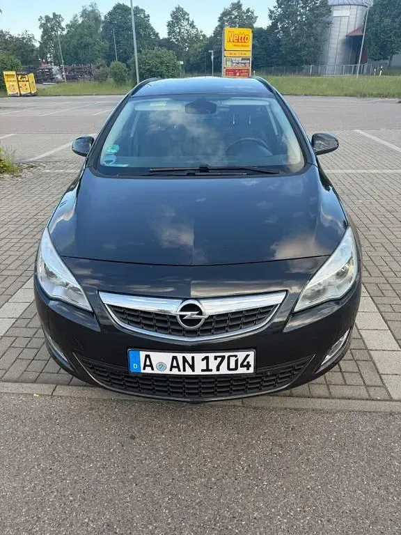 Gebraucht Opel Astra Sport 140 PS (102 kW) 2012 Schwarz Kombi