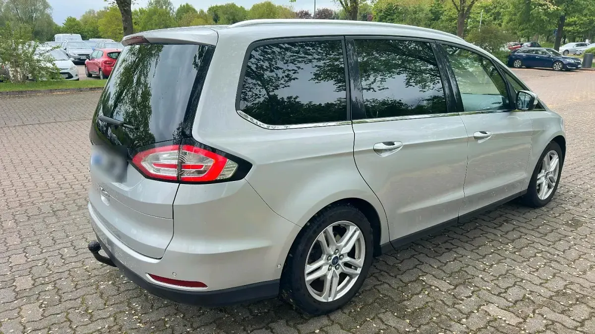 Gebraucht Ford Galaxy 180 PS (132 kW) 2015 Silber Van / Kleinbus