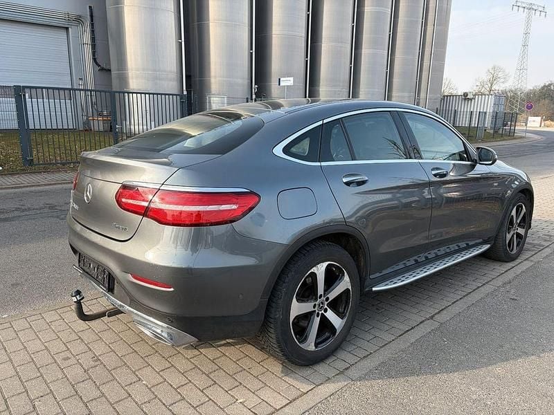 Gebraucht Mercedes GLC350 258 PS (189 kW) 2018 Grau Coupé