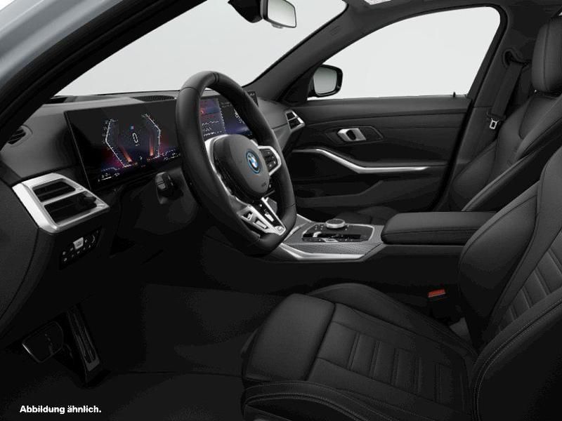Gebraucht 2024 BMW 330e Comfort Edition Kombi | 52.202 € - Bild 1/2