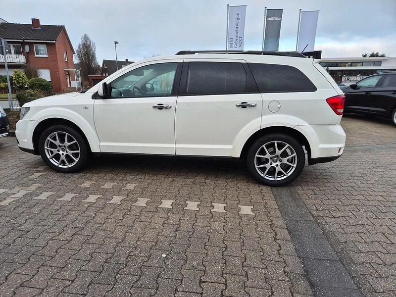 Weiß Gebraucht 2012 Fiat Freemont SUV | 3.750 € - Bild 1/4