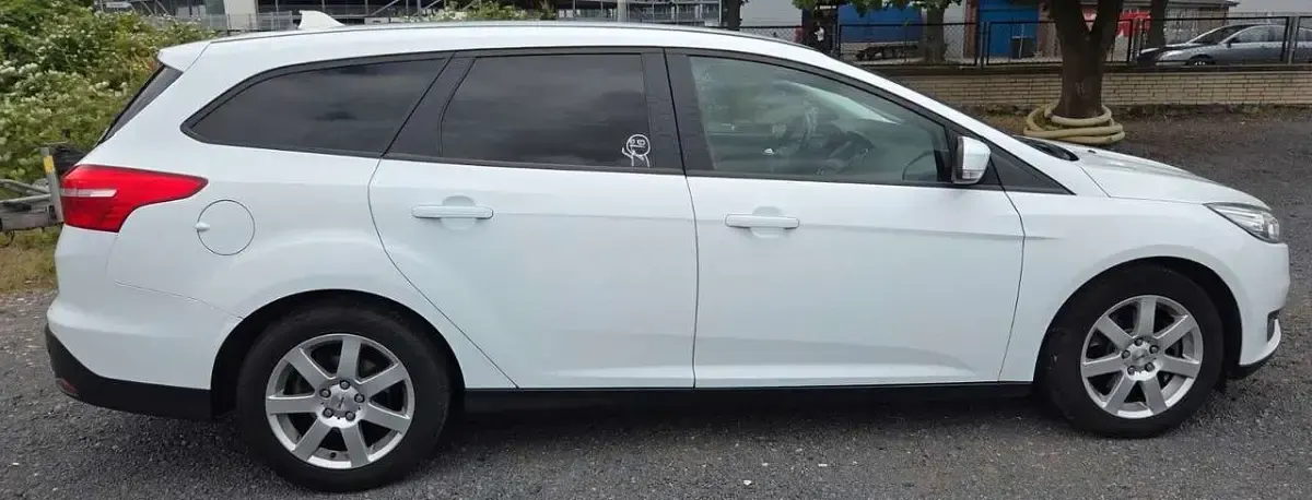 Gebraucht Ford Focus Business Edition 150 PS (110 kW) 2015 Frozen white Kombi
