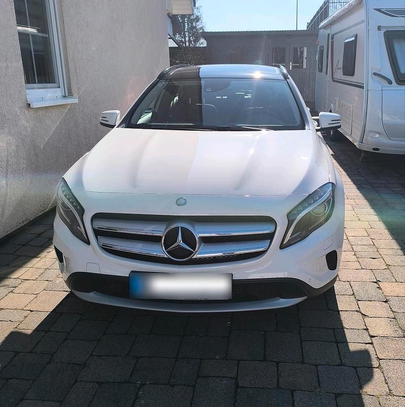 Gebraucht Mercedes GLA200 156 PS (114 kW) 2014 Weiß SUV