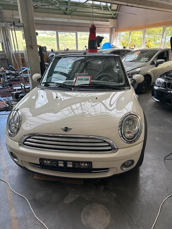 Weiß Gebraucht 2019 Mini Cooper Cabriolet Cabrio | 4.550 € - Bild 1/4