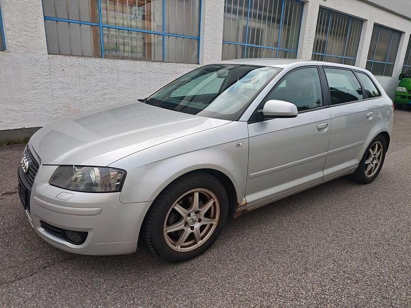 Silber Gebraucht 2007 Audi A3 Sportback Ambition Kleinwagen | 2.199 € (Superpreis) - Bild 1/4