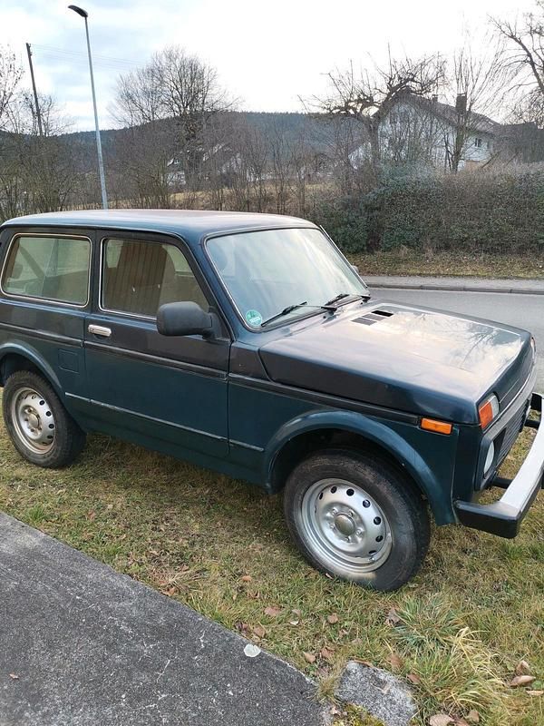 Gebraucht Lada niva 83 PS (61 kW) 2013 Grün SUV