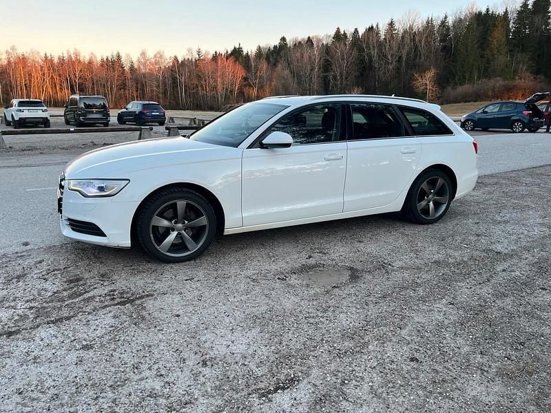 Gebraucht Audi A6 177 PS (130 kW) 2011 Weiß Kombi