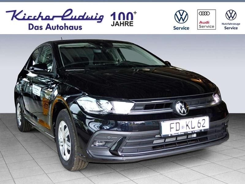 Deep black perleffekt Gebraucht 2024 VW Polo Limousine | 19.900 € (Fairer Preis) - Bild 1/4