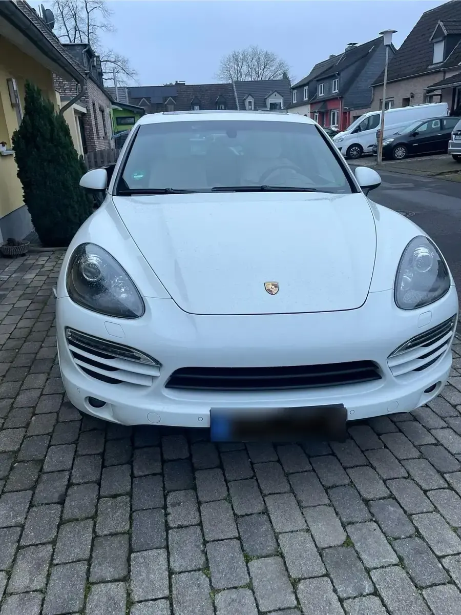 Second-hand Porsche Cayenne 300 CP (220 kW) 2013 Alb SUV