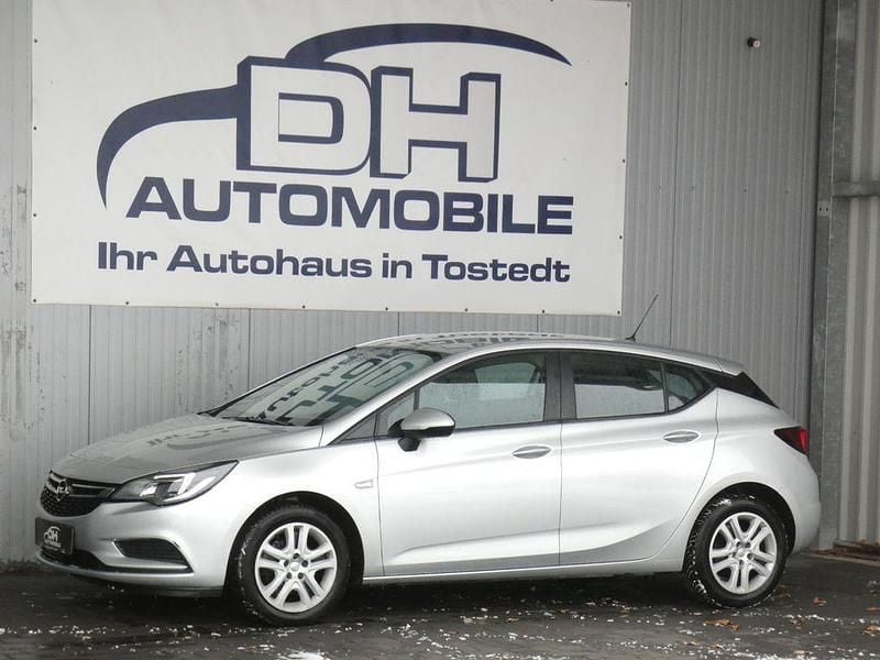 Gebraucht Opel Astra Edition 105 PS (77 kW) 2017 Silber Limousine