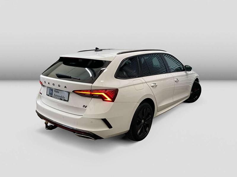 Gebraucht Skoda Octavia RS 245 PS (180 kW) 2023 Candyweiss Kombi