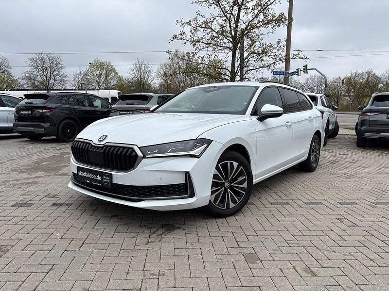 Gebraucht Skoda Superb Selection 150 PS (110 kW) 2024 Purity weiss Kombi