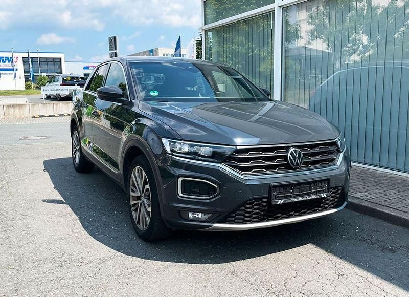 Grau Gebraucht 2022 VW T-Roc Sportline SUV | 14.690 € - Bild 1/4