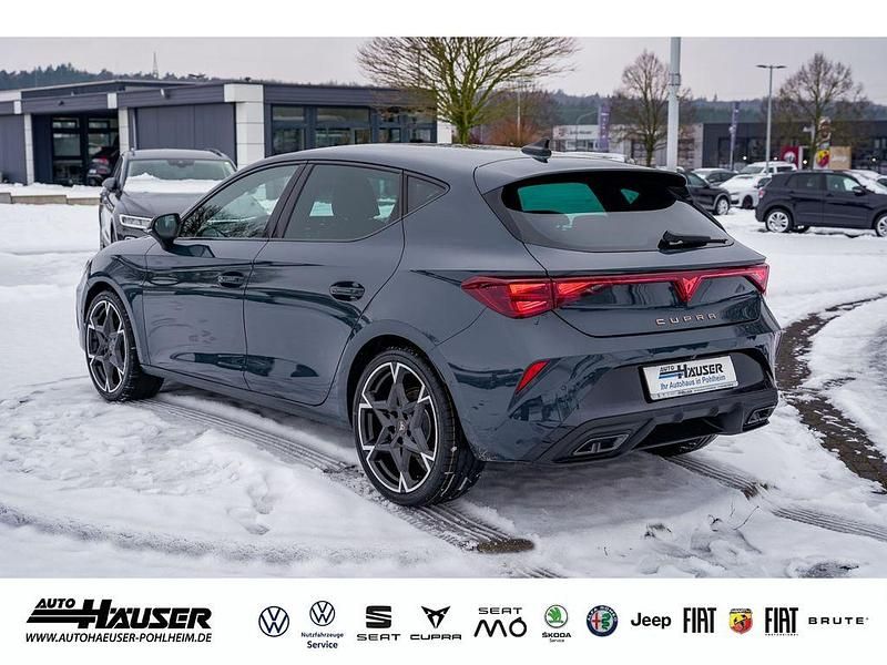 Neu Cupra Leon 150 PS (110 kW) 2026 Blau Limousine