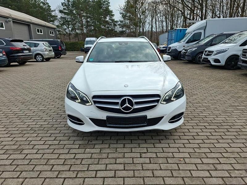Gebraucht Mercedes E220 170 PS (125 kW) 2014 Weiß Kombi