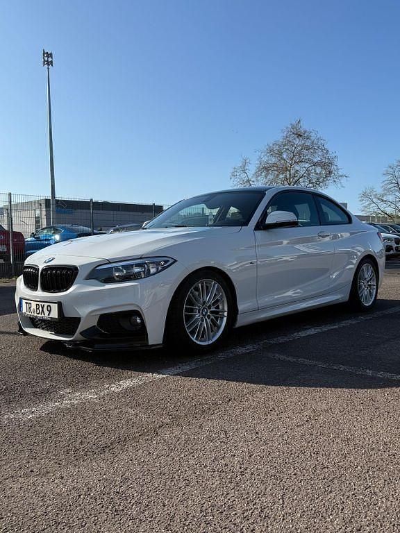 Weiß Gebraucht 2014 BMW 218 M Sport Coupé | 13.990 € (Fairer Preis) - Bild 1/4