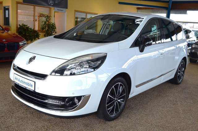 Weiß Gebraucht 2012 Renault Scénic III Bose Edition Van / Kleinbus | 11.880 € - Bild 1/4