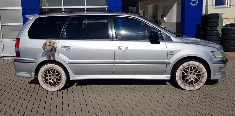 Gebraucht Mitsubishi Space Wagon Motion 147 PS (108 kW) 2003 Silber Van / Kleinbus
