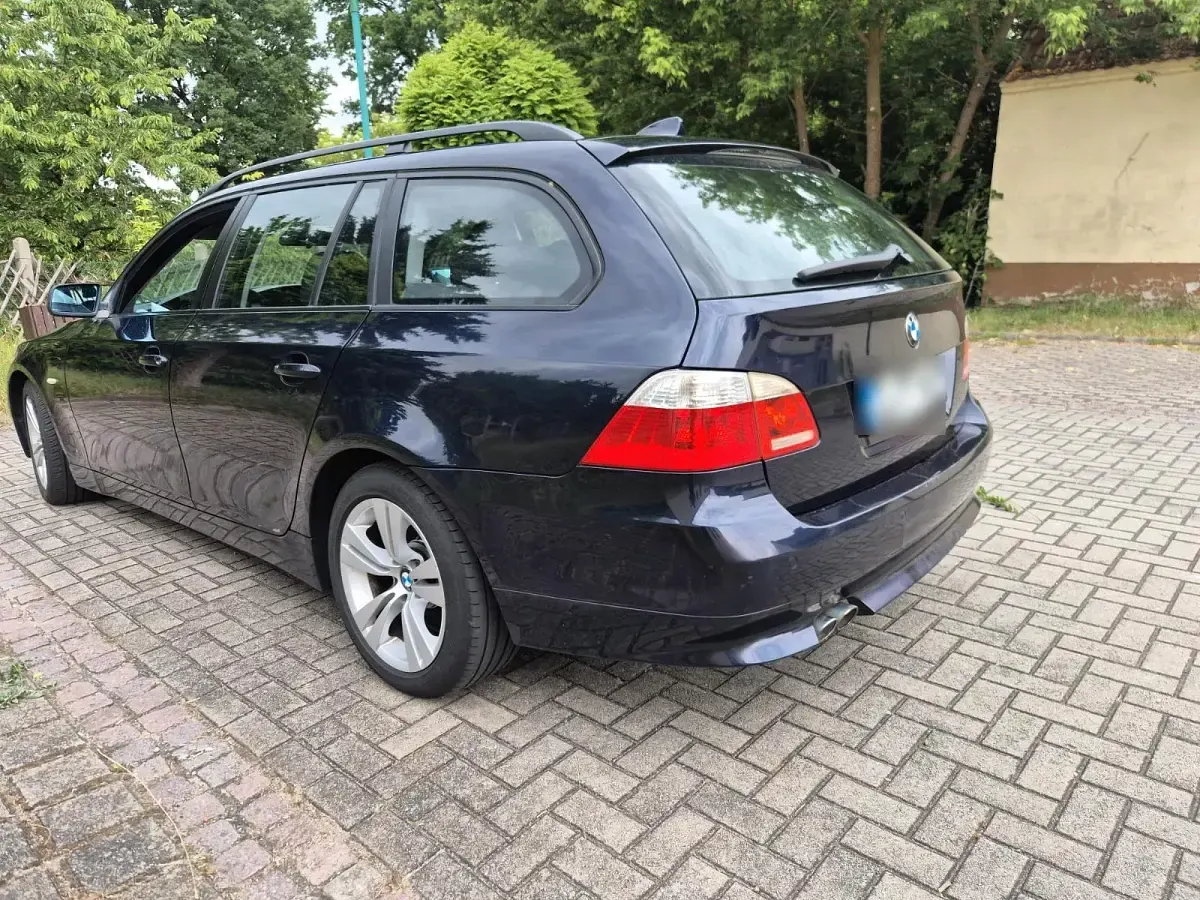 Gebraucht BMW 525 177 PS (130 kW) 2005 Blau Kombi