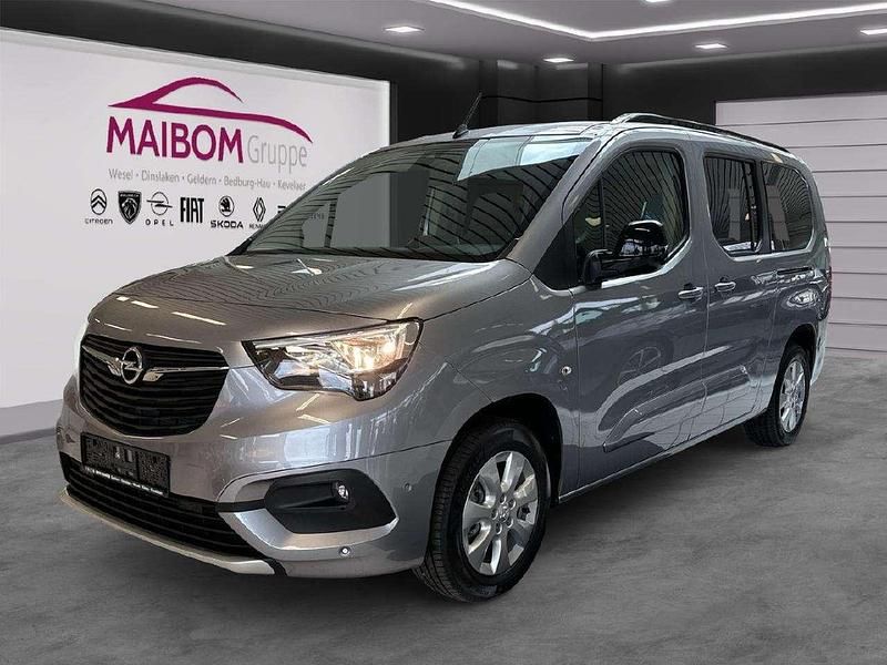 Grau Gebraucht 2024 Opel Combo-e Life Ultimate Van / Kleinbus | 29.990 € (Etwas zu teuer) - Bild 1/4