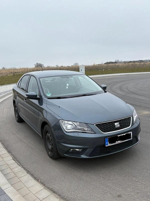 Gebraucht Seat Toledo CONNECT 90 PS (66 kW) 2016 Grau Kleinwagen