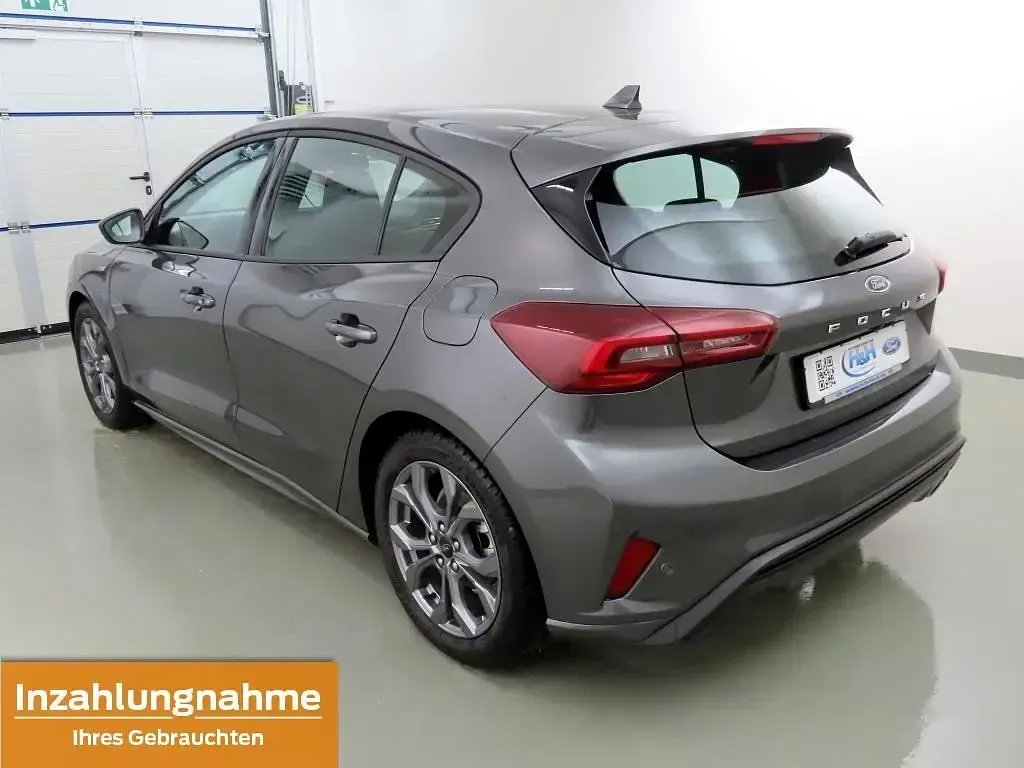 Używany Ford Focus ST-Line 155 KM (114 kW) 2024 Szary Sedan/Limuzyna