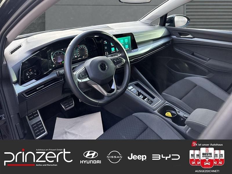Gebraucht VW Golf VIII Active 150 PS (110 kW) 2023 Schwarz Limousine
