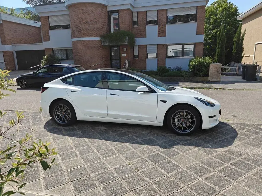 Gebraucht Tesla Model 3 RWD 239 kW (325 PS) 2022 Weiß Limousine