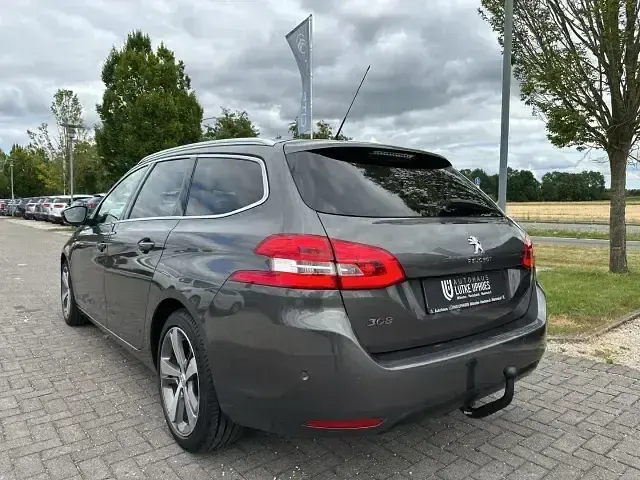Gebraucht Peugeot 308 SW Allure 131 PS (96 kW) 2020 Grau Kombi