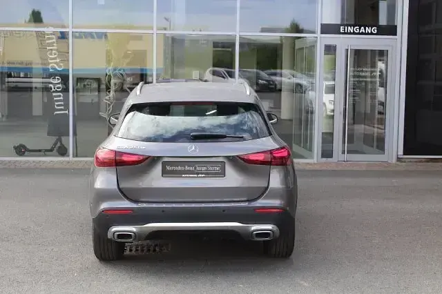 Gebraucht Mercedes GLA250 Progressive 163 PS (119 kW) 2025 Grau SUV