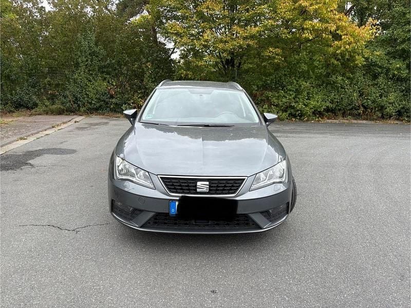 Grau Gebraucht 2018 Seat Leon ST Style Kombi | 10.500 € (Superpreis) - Bild 1/4