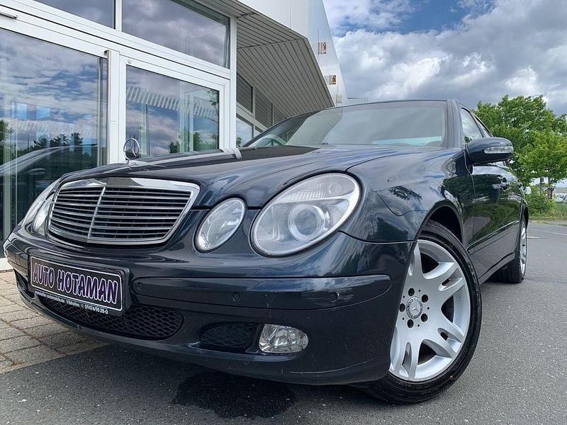 Schwarz Gebraucht 2004 Mercedes E220 Limousine | 4.399 € (Etwas zu teuer) - Bild 1/4