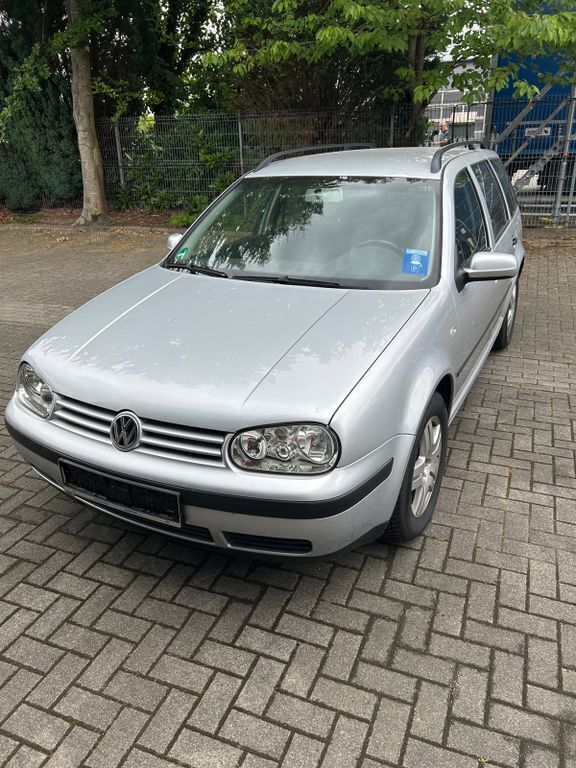 Silber Gebraucht 2002 VW Golf IV Kombi | 2.950 € (Teuer) - Bild 1/4