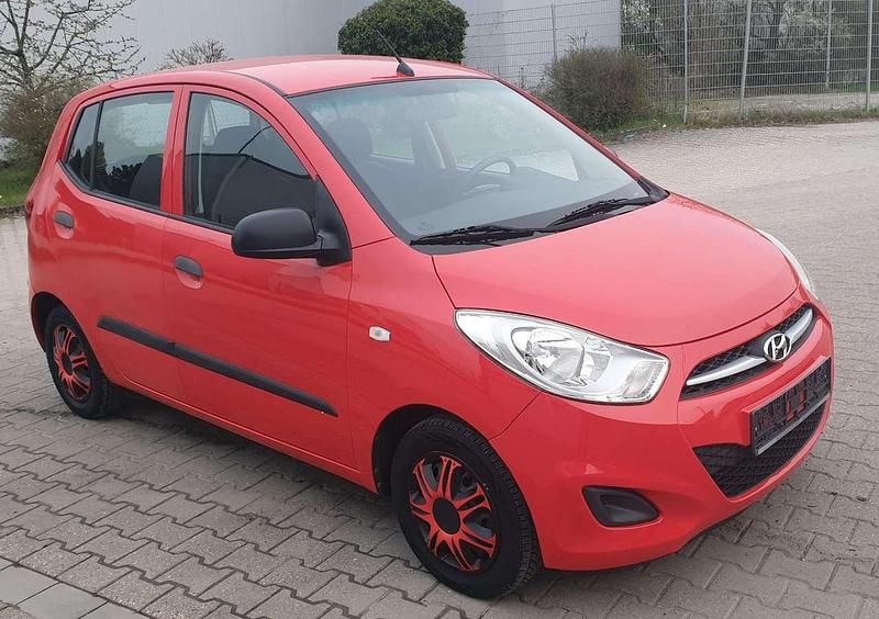 Gebraucht Hyundai i10 Edition 69 PS (50 kW) 2012 Rot Kleinwagen
