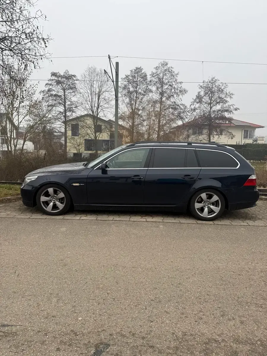 Używany BMW 525 197 KM (144 kW) 2009 Niebieski Kombi