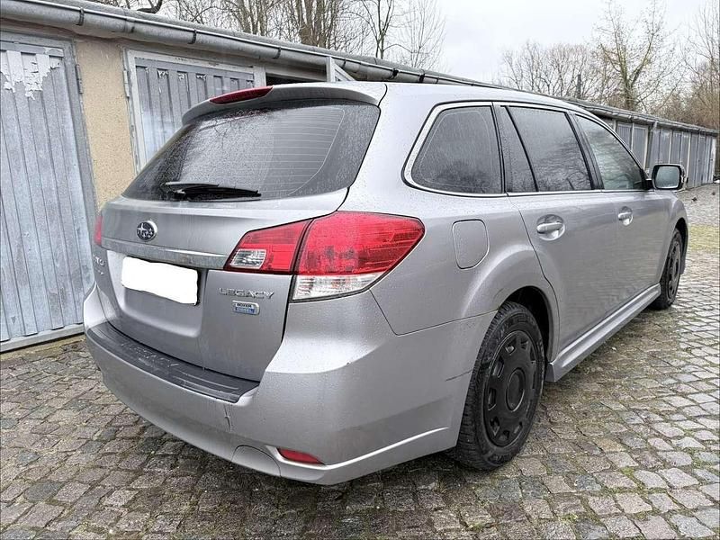 Gebraucht Subaru Legacy Trend 150 PS (110 kW) 2010 Silber Kombi