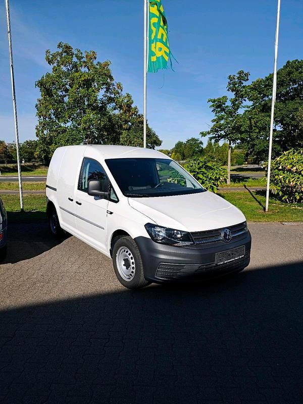 Weiß Gebraucht 2018 VW Caddy Van / Kleinbus | 10.990 € (Superpreis) - Bild 1/4